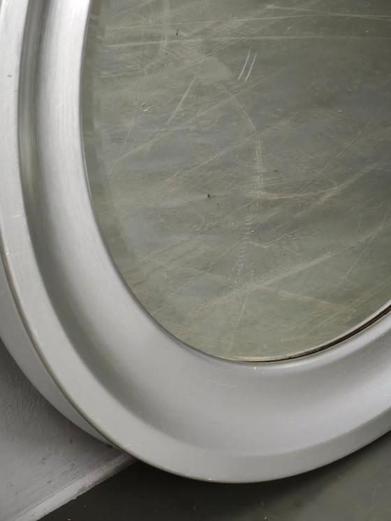 Specchio da Parete Rotondo Italiano Space Age Anni '70 con Cornice Argentata – Plastic (photo 8 of 9)