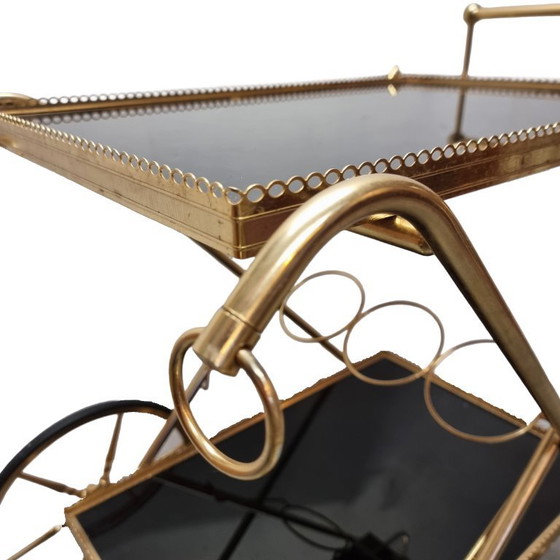 Image 1 of Hollywood Regency bedient die Straßenbahn