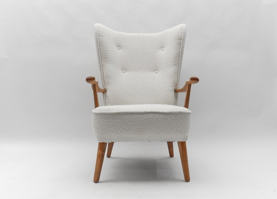 Image 1 of Grandi poltrone con schienale alto in tessuto bouclé bianco e braccioli ergonomici, anni '50