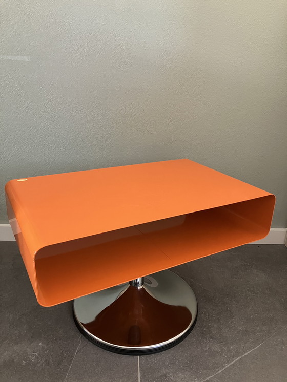 Image 1 of Tavolino girevole in acciaio arancione vintage Kare Design