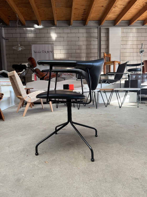 Image 1 of Gubi Masculo meeting chair leer (set a 6)