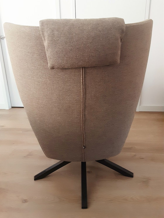 Image 1 of Design on Stock draaifauteuil  Maua met hocker 