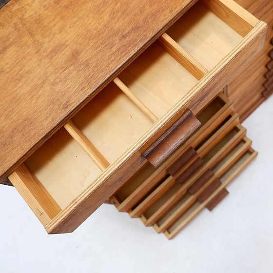 Image 1 of Vintage houten ordner met 22 laden, handgemaakt