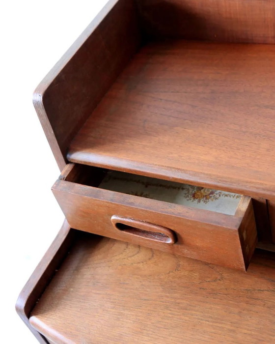 Mid-Century Curvy Dressing Table in Teak with Pull Out Mirror – Mid Century Modern (photo 5 of 5)