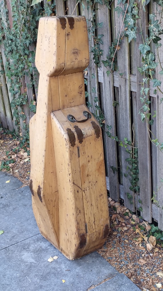 Ein hölzerner Cellokasten aus dem 19. Jahrhundert. – Dekorative Objekte, Wood (photo 3 of 9)