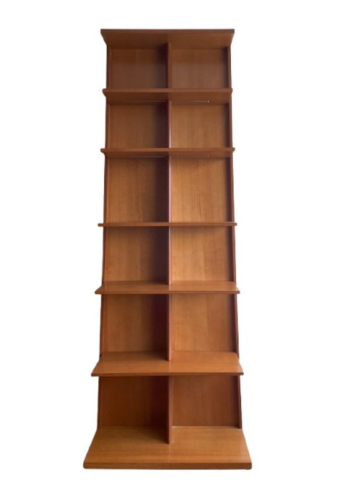 Scaffale dal design contemporaneo in legno di ciliegio