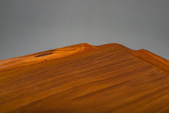 Image 1 of Freistehender dänischer Teak-Schreibtisch aus der Mitte des 20. Jahrhunderts mit erhöhter Kante, 1960er Jahre