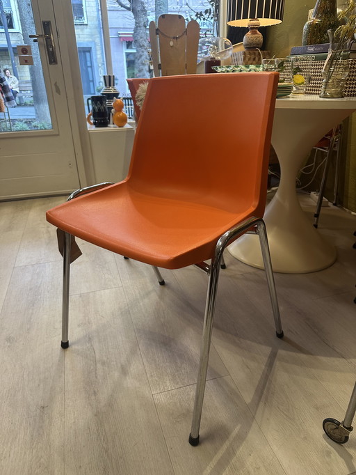 6 sillas apilables vintage