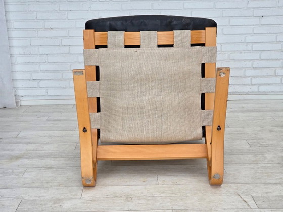Image 1 of Sillón de diseño noruego, años 70, modelo "Kengu", cuero, madera curvada.