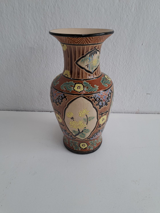 Image 1 of Chinese style vase