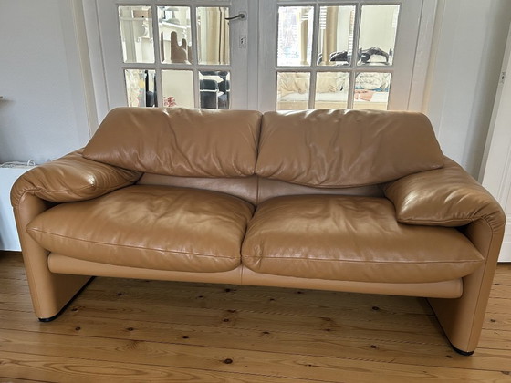 Image 1 of Cassina Maralunga