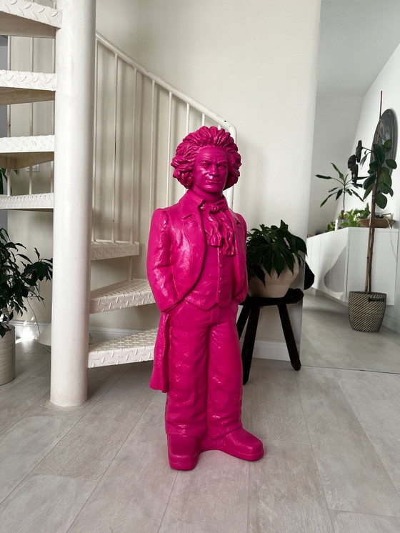 Image 1 of Exklusive Beethoven Statue In Pink - Signiert Von Ottmar Hörl