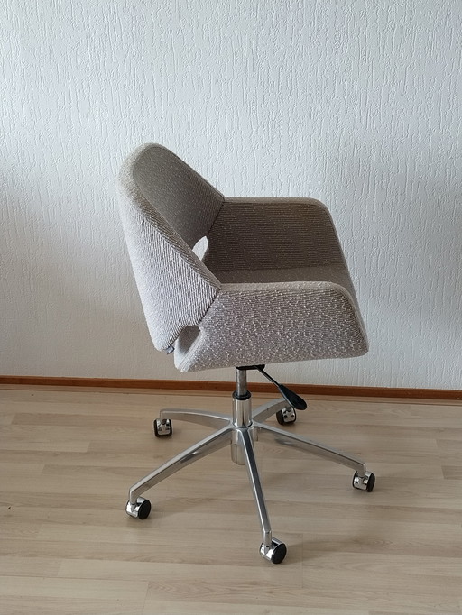Artifort - Gap Chair - Office chair - Khodi Feiz