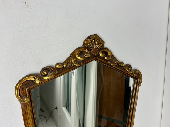 Image 1 of Specchio vintage in legno in stile francese elegante