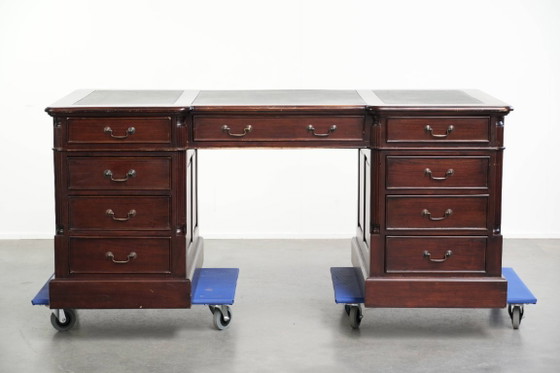 Image 1 of Chesterfield partner desk/ bureau in Engelse stijl met donker hout en een groen lederen blad
