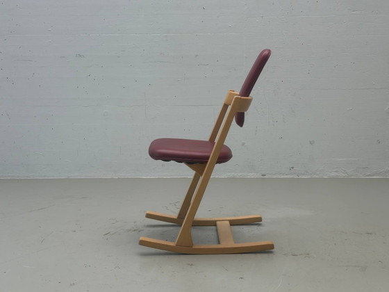 Chaise vintage Pendulum Balans de Peter Opsvik pour Stokke, Norvège, 1983 – Fauteuils d'appoint, Wood (photo 14 of 16)