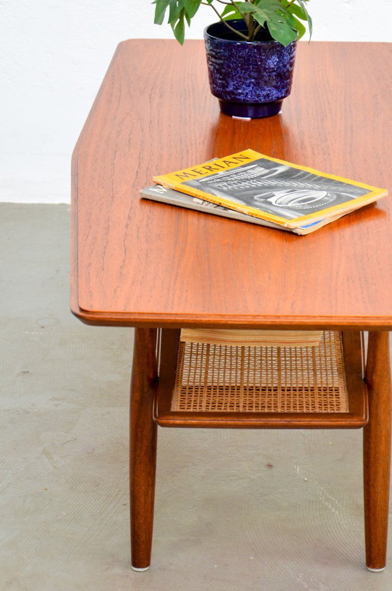 Image 1 of Vintage salontafel, rotan uit het midden van de vorige eeuw, teakhouten plank, Deens, jaren 60