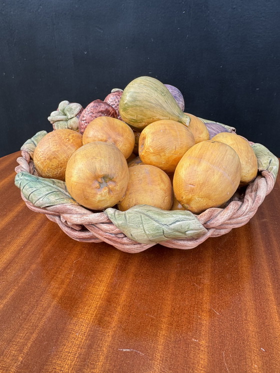 Image 1 of Corbeille fruits trompe l’œil Portugal années 70