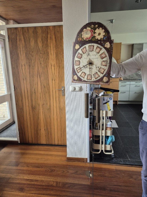 Image 1 of Authentique horloge de chaise frisonne – peinte à la main, XIXe siècle, avec poids