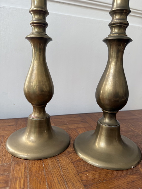 Image 1 of 2 candelabros grandes de latón