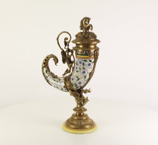 CORNE D'ABONDANCE EN PORCELAINE MONTÉE SUR BRONZE