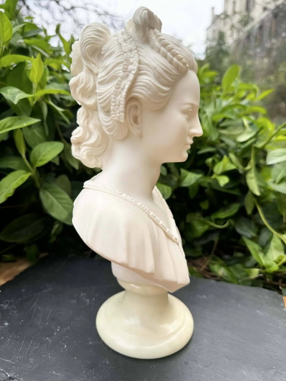 Busto de alabastro de mujer, firmado Arnaldo Giannelli, fechado 1980. – Esculturas, Stone, Vintage (photo 5 of 11)