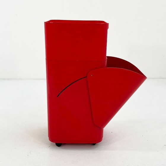 Image 1 of Rode wasmand en opbergmeubel van Anna Castelli voor Kartell, jaren 70.