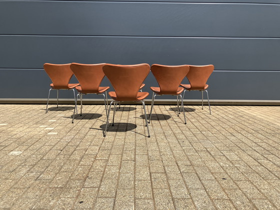 Image 1 of 6x Fritz Hansen series 7 Vlinderstoelen in Cognac leder NIEUW!!