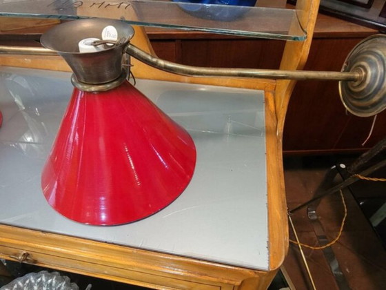 Lampada da parete con paralume conico rosso, Applique, Metallo, Ottone, Mid Century Modern (foto 3 di 5)