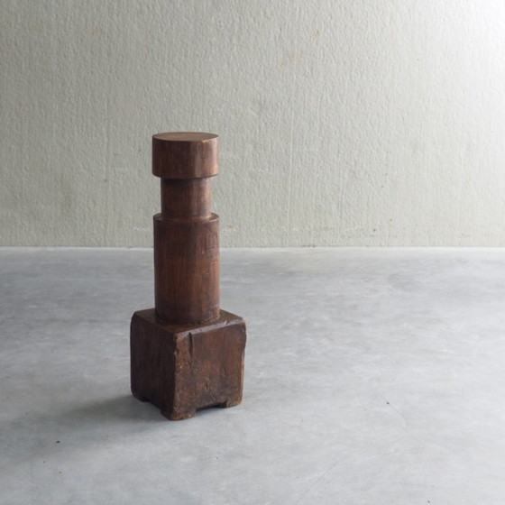 Pedestal escultural de madera maciza – Objetos decorativos, Wood (photo 3 of 16)