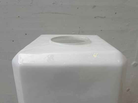 Image 1 of Suspension vintage en verre opalin cubique, années 1940