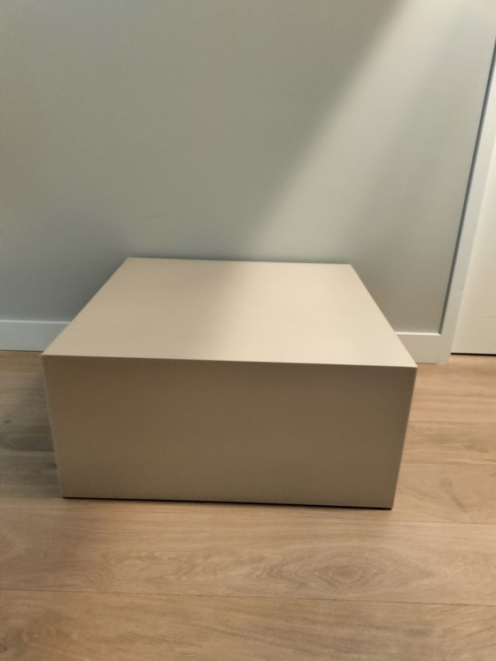 Image 1 of Prachtige Leolux bijzet Hoektafel TV Tafel.