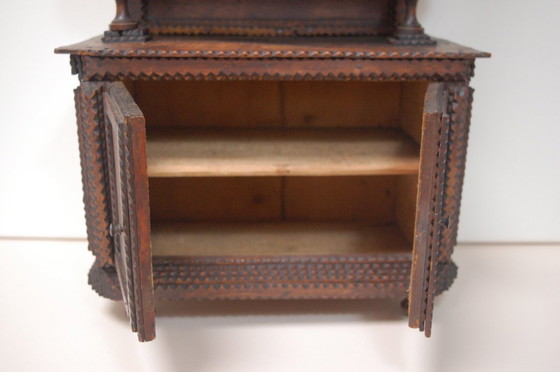 Image 1 of Buffet antique Tramp Art