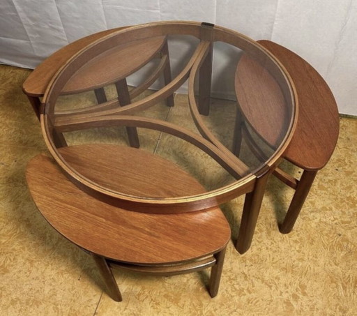 Vintage teakhouten ronde salontafel uit het midden van de vorige eeuw van Nathan, Trinity-set uit 1960