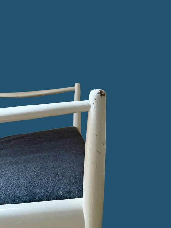 Image 1 of Sedia a dondolo scandinava: bianca con lana grigia