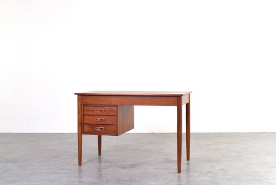 Escritorio danés de teca de estilo moderno de mediados de siglo, década de 1960. – Wood (photo 3 of 16)