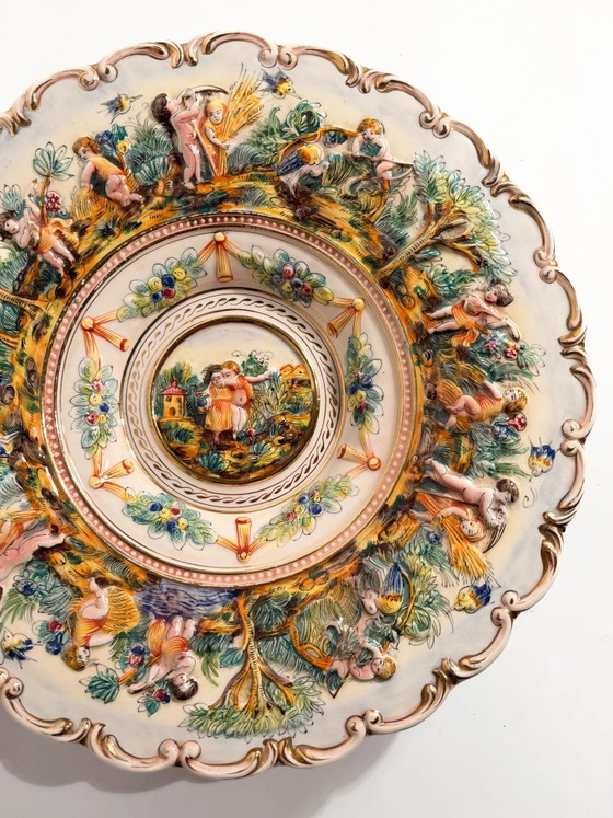 Large Capodimonte Porcelain Plate, Hand-Painted and Embossed, 1950s – Decorative Objects (photo 10 of 11)