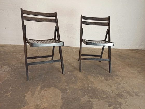 Image 1 of 2 vintage zwarte houten klapstoelen