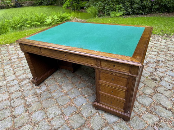 Image 1 of Scrivania da ministro/a per partner, 160x120 cm, mogano e rovere. 15 cassetti. Inglese.