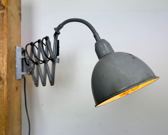 Image 1 of Grijze industriële schaarwandlamp van Elektroinstala, jaren 60