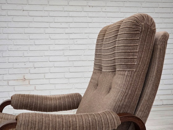 Image 1 of Anni '70, coppia di poltrone danesi, mobili in velluto a coste marrone chiaro, legno di faggio scuro.