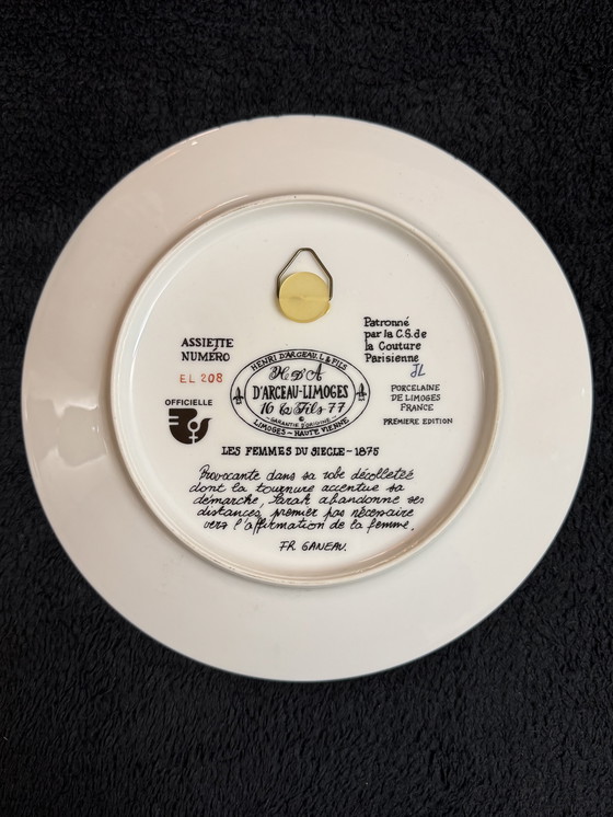 Image 1 of Raro juego completo de platos decorativos de Limoges Les Femmes du Siècle | década de 1970