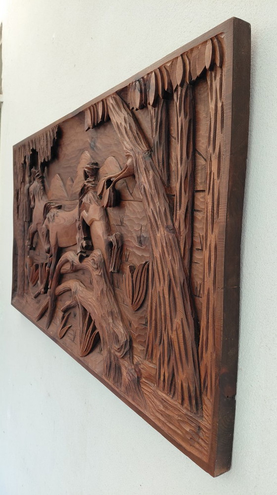 Image 1 of Tableau en bois sculpté,  bas relief