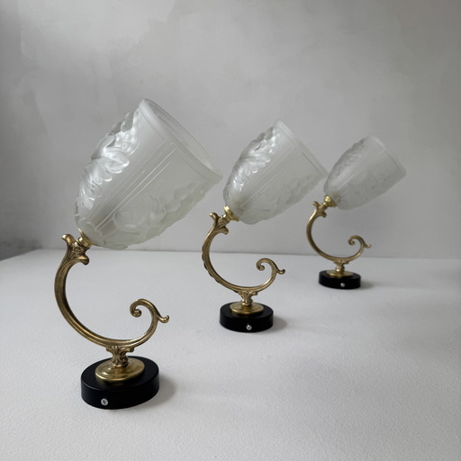 LOT 3 ANCIENNES APPLIQUES EN VERRE MOULE  VINTAGE