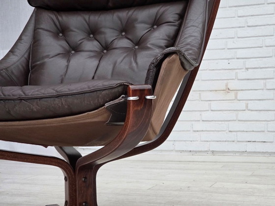Image 1 of Années 1970, design norvégien de Sigurd Ressel, modèle de fauteuil lounge « Falcon ».