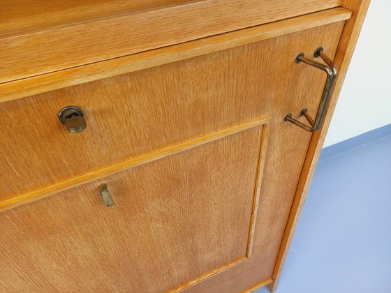Image 1 of Vintage eikenhouten boekenkast uit de jaren 60 met bijzettafel