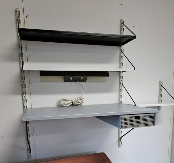 Image 1 of Pilastro Wandsystem mit Schreibtisch