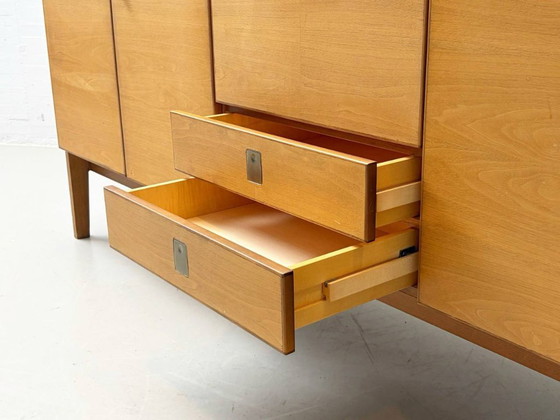 Image 1 of Dressoir uit het midden van de 20e eeuw met veel opbergruimte, gemaakt van beukenhout, jaren 60.