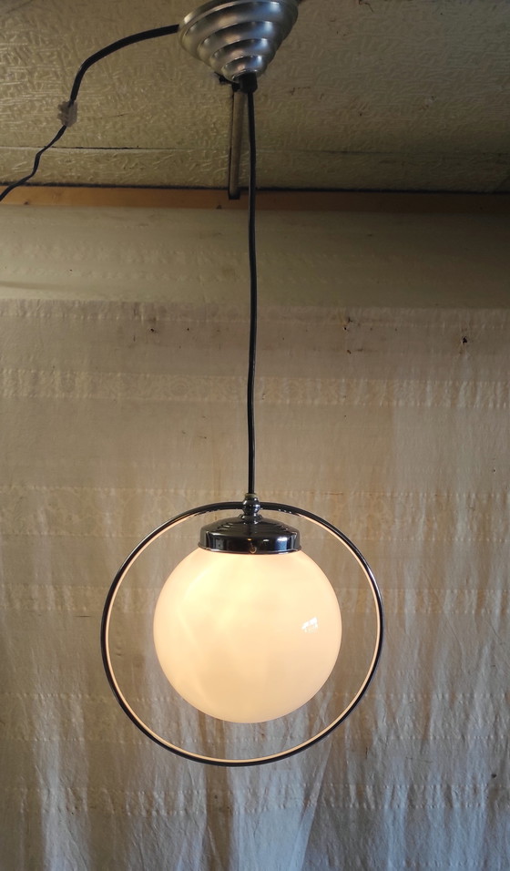 Image 1 of Hanglamp in art-decostijl met opalen bolvormige lens - midden 20e eeuw