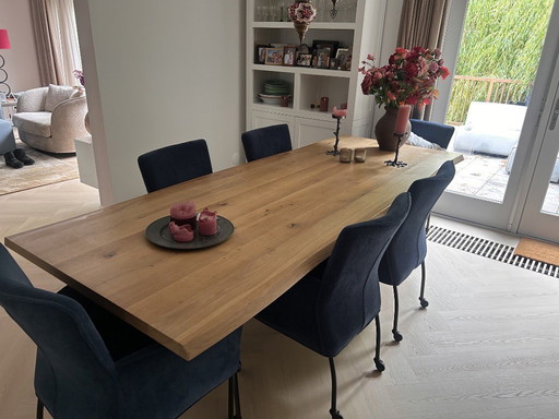 Bixx oak dining table